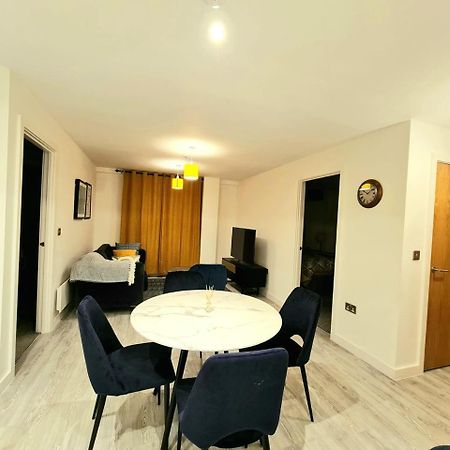 Exquisite Cosy 2-Bed Apartment In Salford Manchester Esterno foto