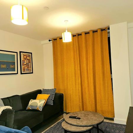 Exquisite Cosy 2-Bed Apartment In Salford Manchester Esterno foto