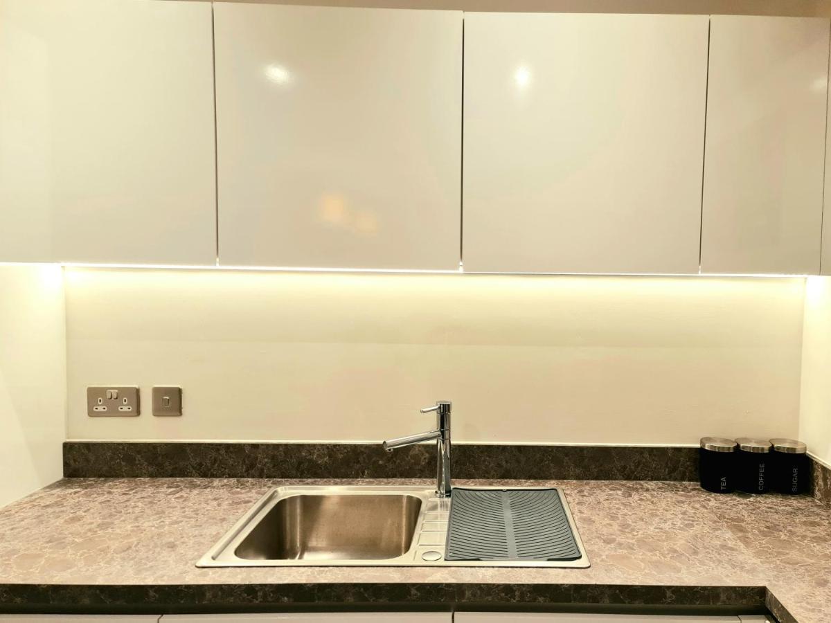 Exquisite Cosy 2-Bed Apartment In Salford Manchester Esterno foto