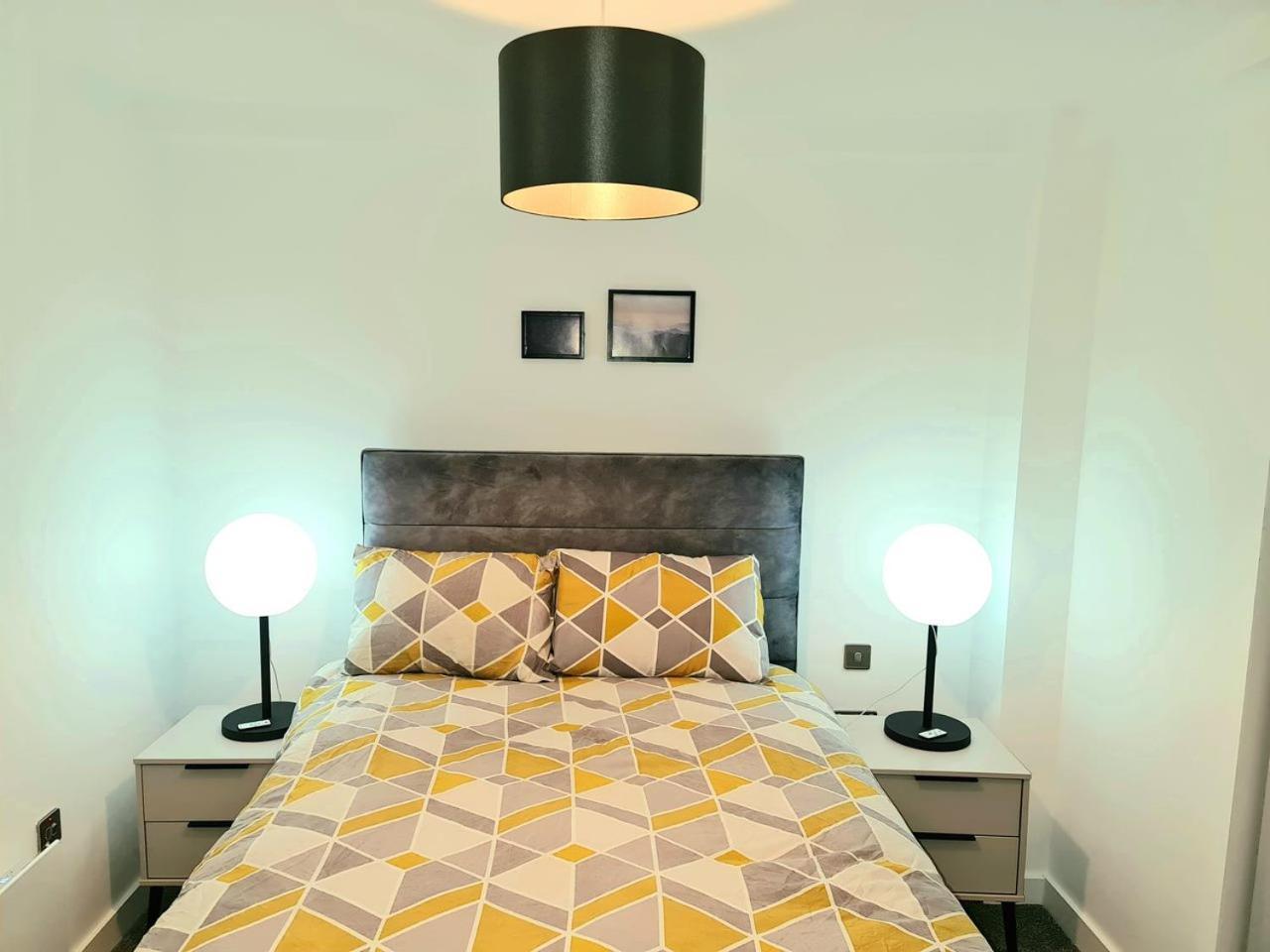 Exquisite Cosy 2-Bed Apartment In Salford Manchester Esterno foto